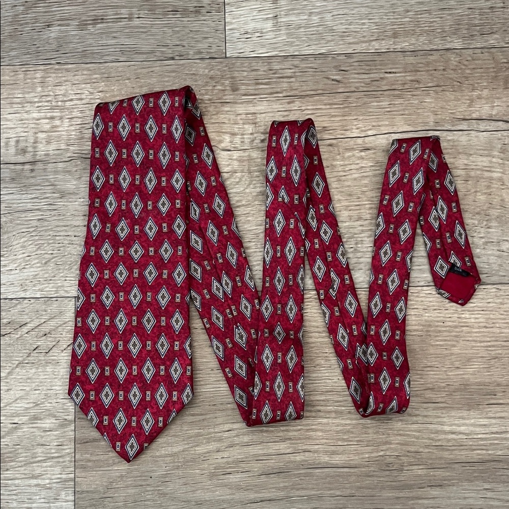 Vintage Halston Men's Tie 100% Italian Silk Red with Diamond Design